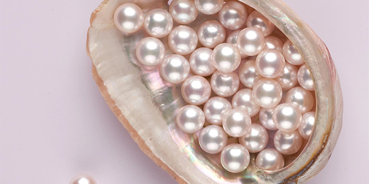 What is Pearl Luster and What is Its Value?