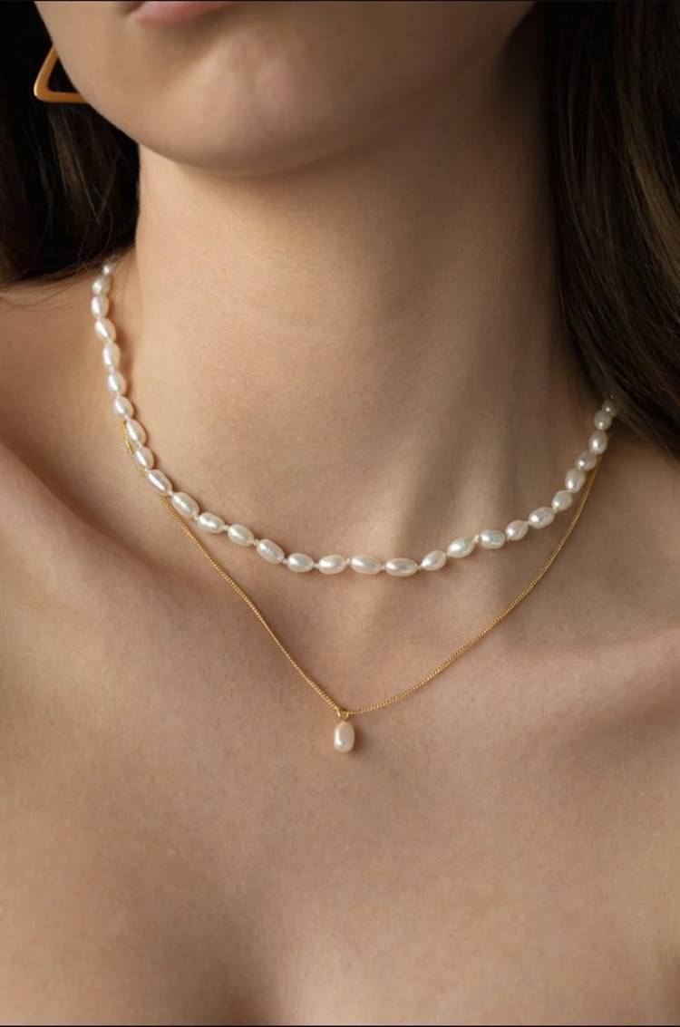 how to wear pearl necklace