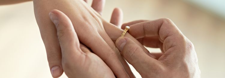 engagement ring vs wedding ring