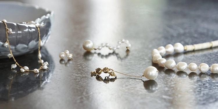 The Ultimate Guide: How to Store Your Pearl Jewelry to Keep Them in ...