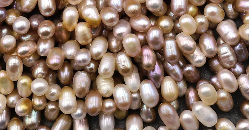 how are pearls made