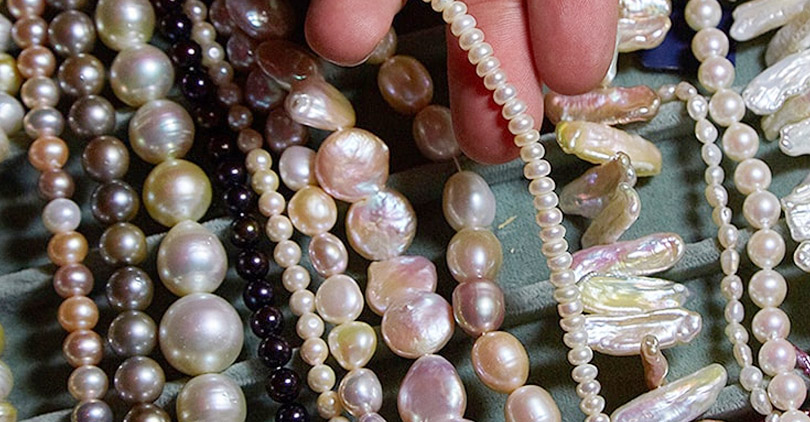 how are pearls made