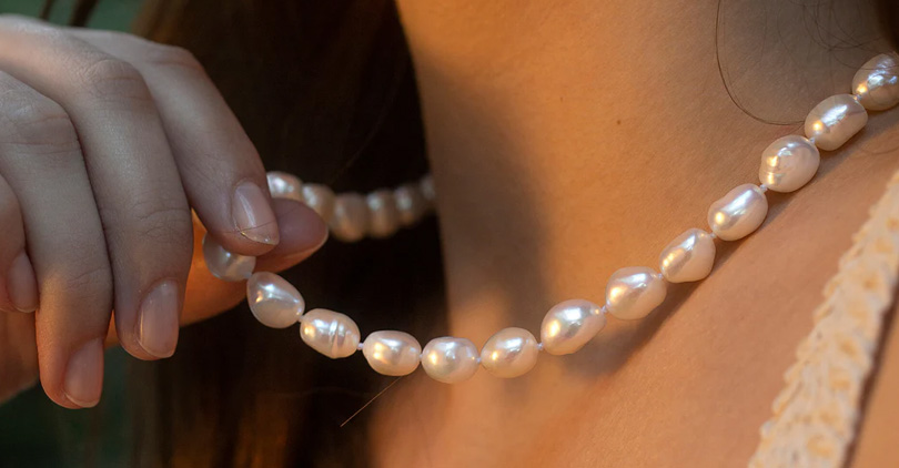 pearl necklace