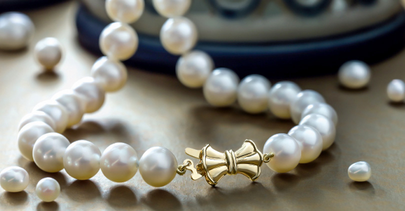 how to wear pearls everyday