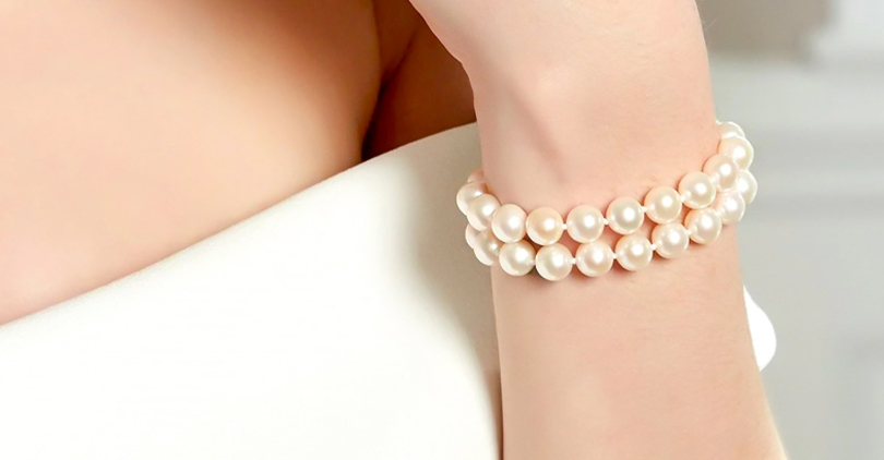 pearl necklaces and bracelets