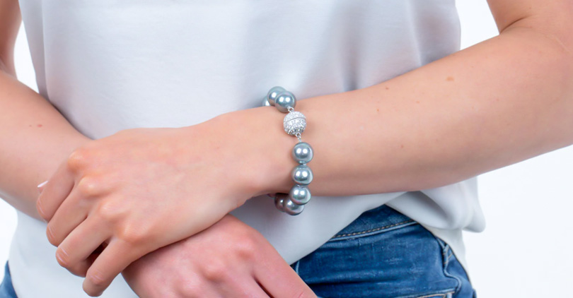 pearl bracelet