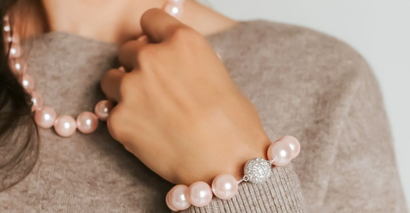 pearl bracelet