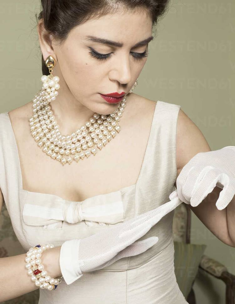 vintage look with pearls