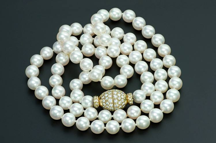 vintage look with pearls